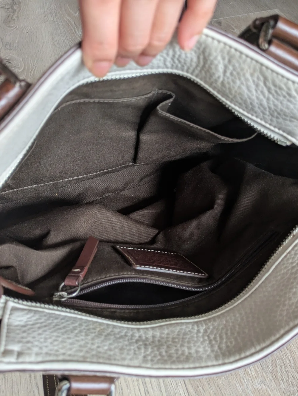 COACH Hampton y2k pebbled leather brown & cream shoulder turnkey tote bag - Picture 3 of 5